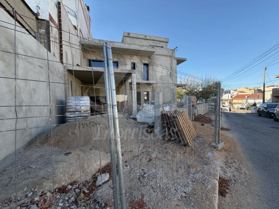 Moradia T3 para Venda em Santa Iria de Azoia, São João da Talha e Bobadela Foto 11