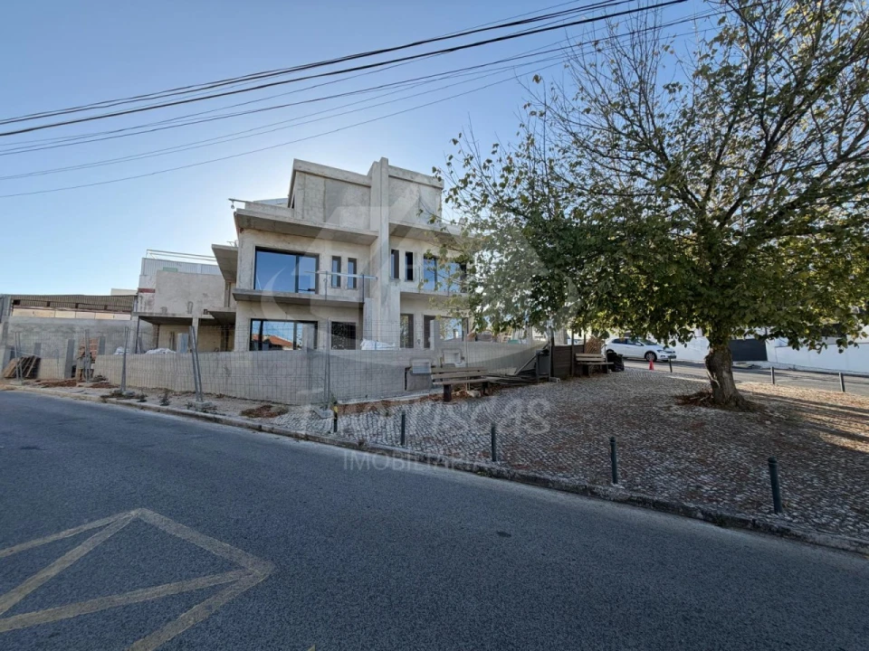 Moradia T3 para Venda em Santa Iria de Azoia, São João da Talha e Bobadela Foto 42