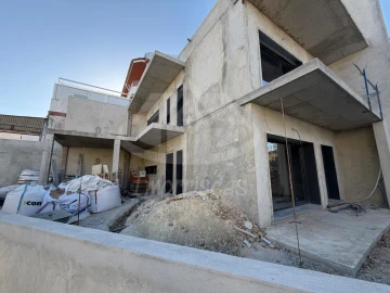 Moradia T3 para Venda em Santa Iria de Azoia, São João da Talha e Bobadela