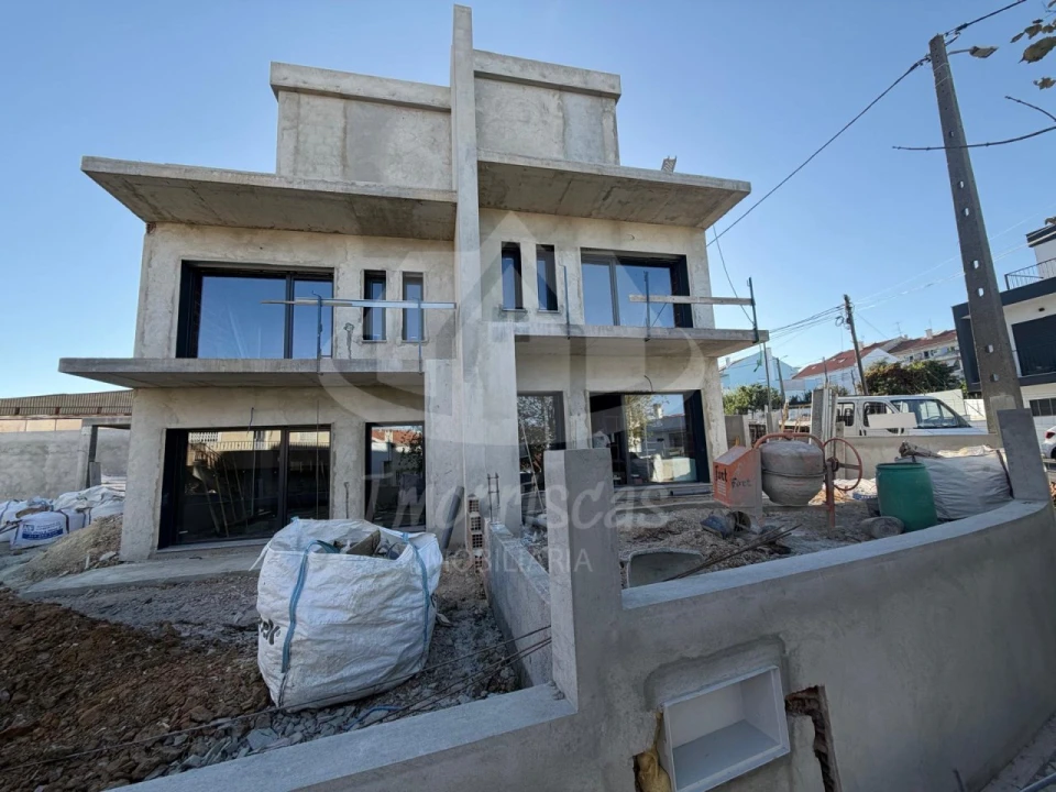 Moradia T3 para Venda em Santa Iria de Azoia, São João da Talha e Bobadela Foto 11