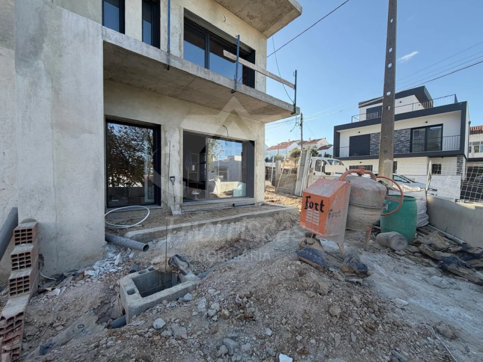 Moradia T3 para Venda em Santa Iria de Azoia, São João da Talha e Bobadela Foto 14