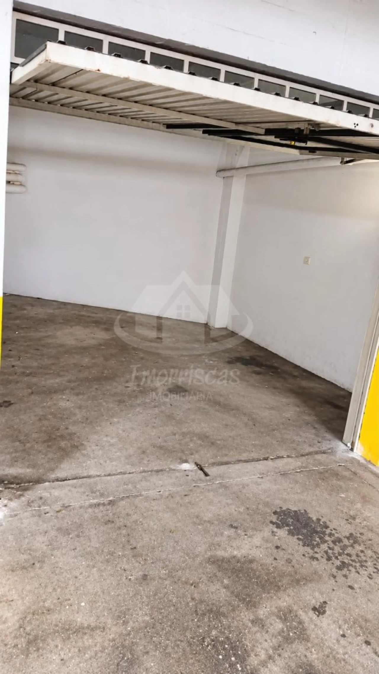 Garagem para Venda em Vialonga Foto 9