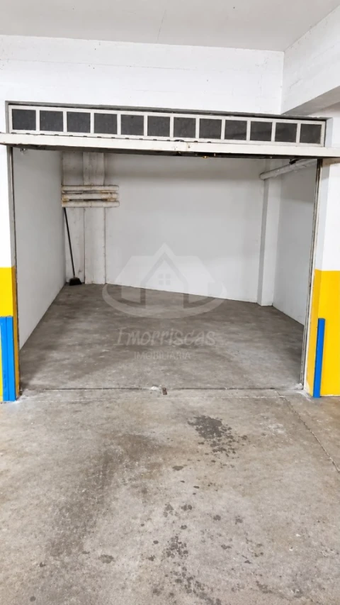 Garagem para Venda em Vialonga