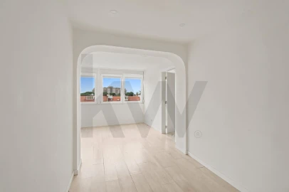 Apartamento T2 para Venda em Algés, Linda-A-Velha e Cruz Quebrada-Dafundo