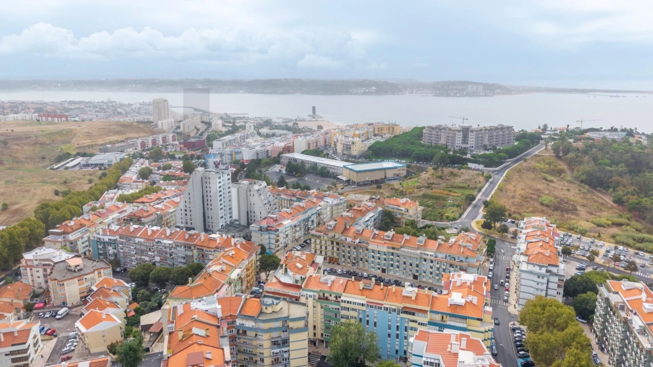 Apartamento T2 para Venda em Algés, Linda-A-Velha e Cruz Quebrada-Dafundo Foto 37