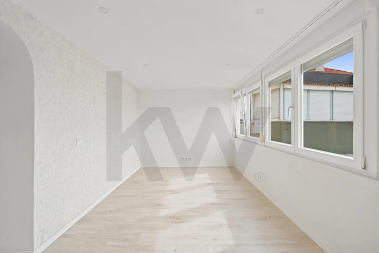 Apartamento T2 para Venda em Algés, Linda-A-Velha e Cruz Quebrada-Dafundo Foto 8