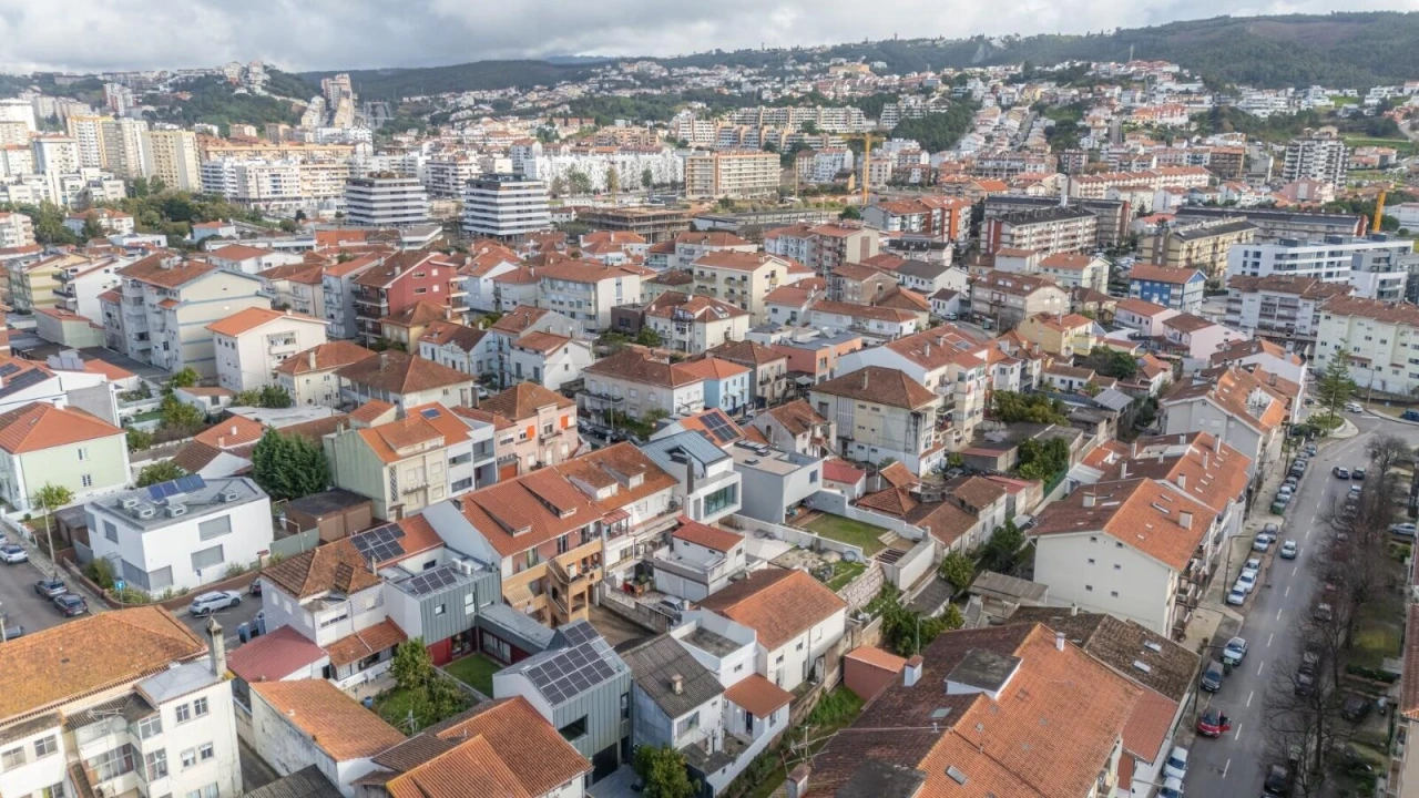 Apartamento T1 para Venda em Santo Antonio dos Olivais Foto 1