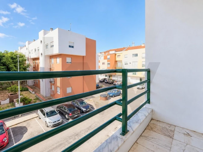 Apartamento T2 para Venda em Quinta do Conde Foto 19