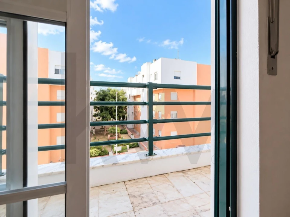 Apartamento T2 para Venda em Quinta do Conde Foto 18