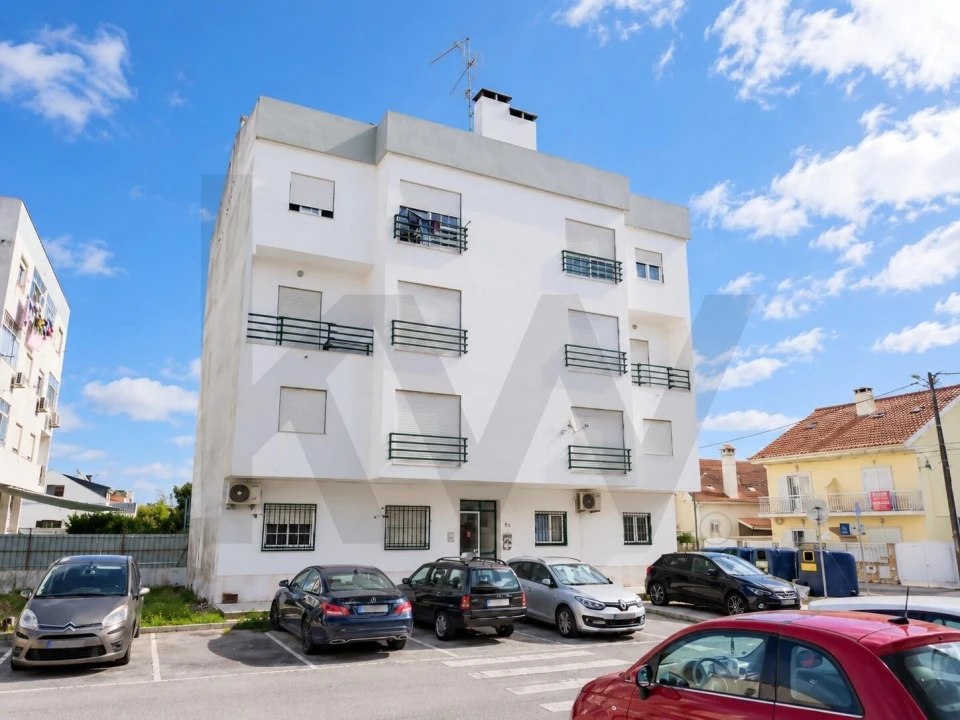 Apartamento T2 para Venda em Quinta do Conde Foto 1