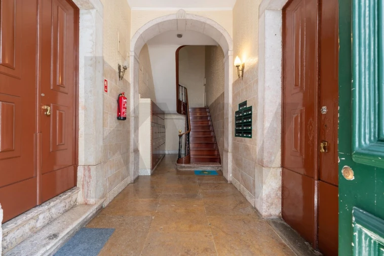 Apartamento T4 para Arrendamento em Misericórdia Foto 16