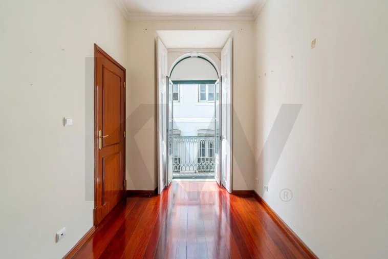 Apartamento T4 para Arrendamento em Misericórdia Foto 4