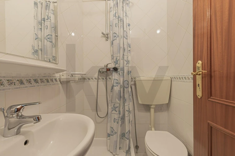 Apartamento T4 para Arrendamento em Misericórdia Foto 11