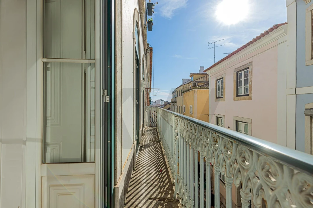 Apartamento T4 para Arrendamento em Misericórdia Foto 1