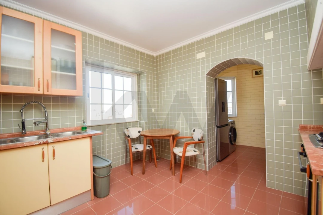 Apartamento T2 para Arrendamento em Penha de França Foto 17