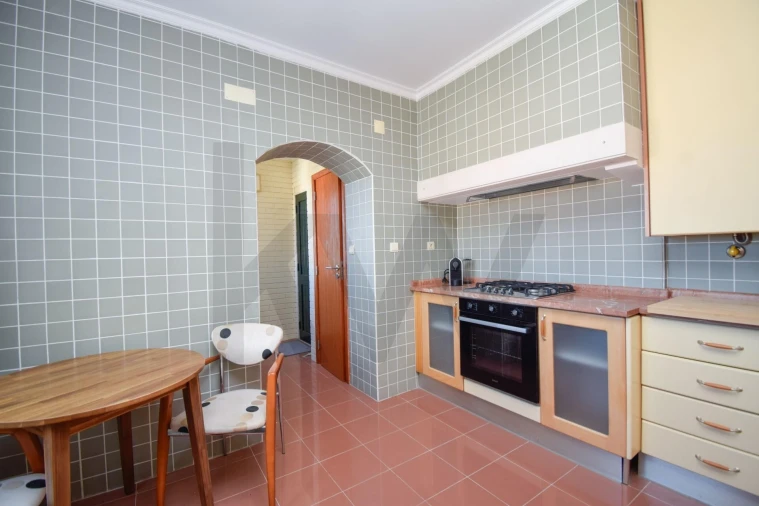 Apartamento T2 para Arrendamento em Penha de França Foto 13