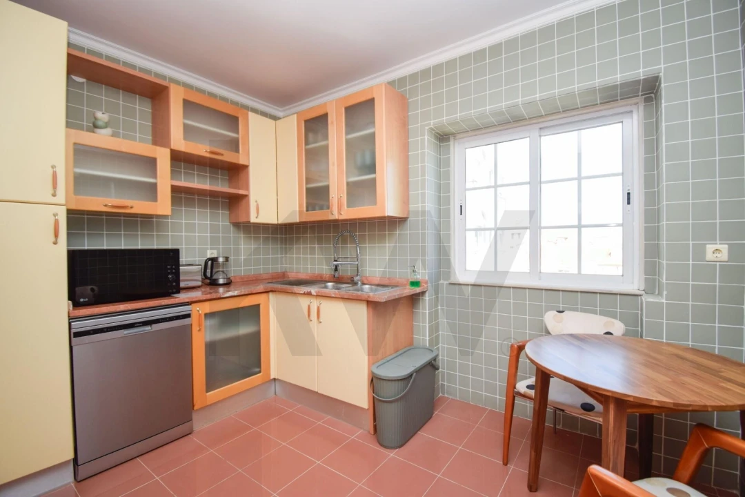 Apartamento T2 para Arrendamento em Penha de França Foto 18