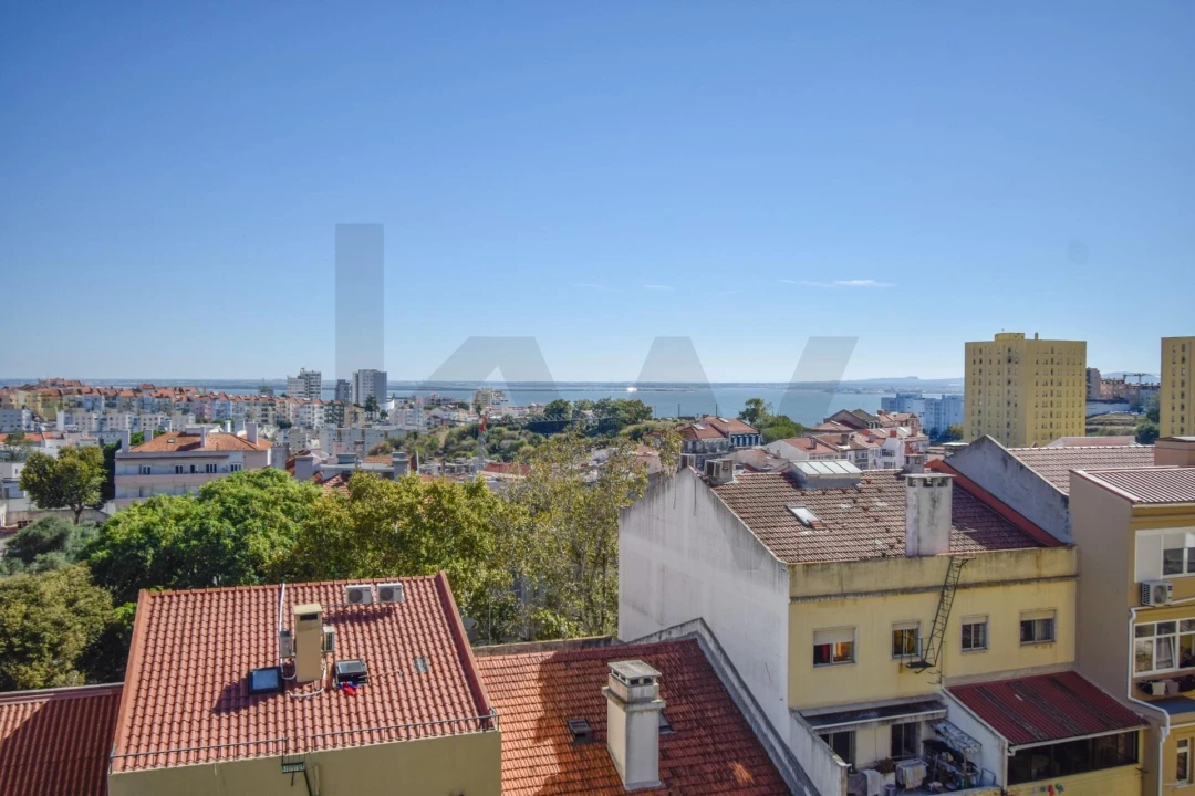 Apartamento T2 para Arrendamento em Penha de França Foto 25