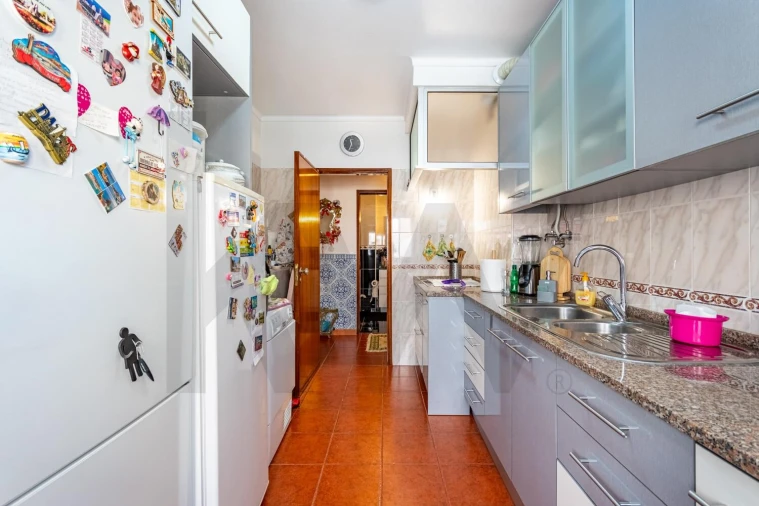 Apartamento T2 para Venda em Rio de Mouro Foto 10