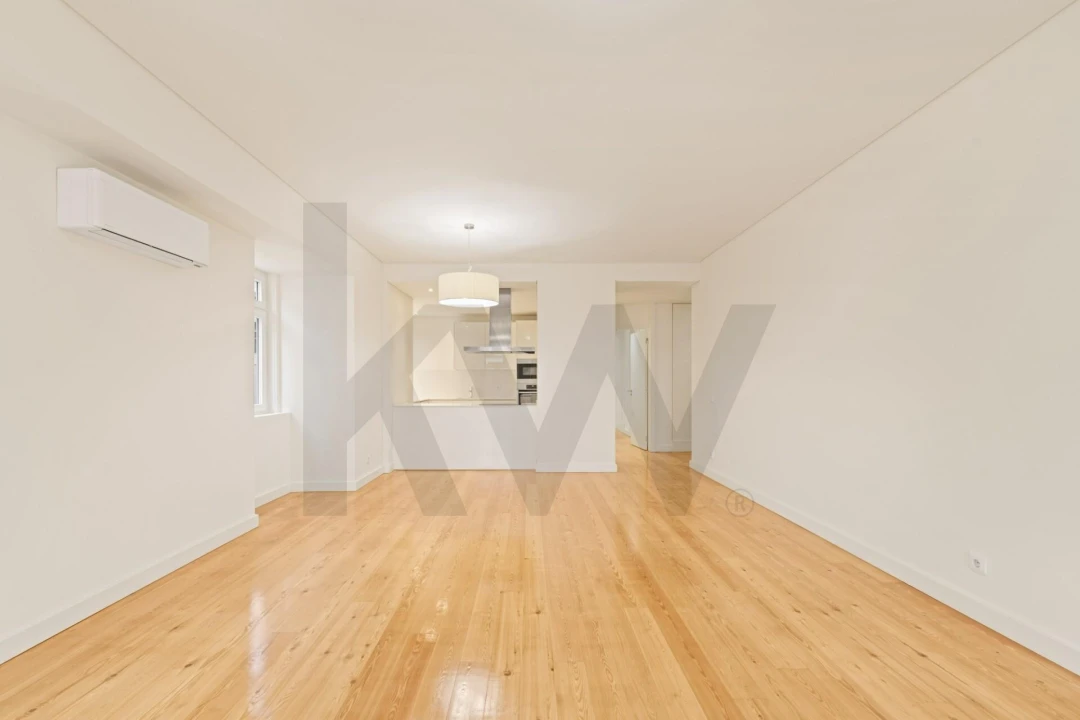 Apartamento T2 para Arrendamento em Santo António Foto 14