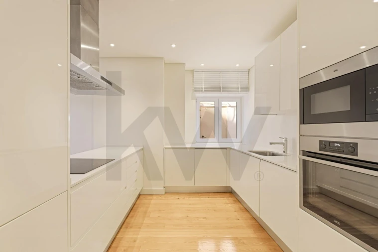 Apartamento T2 para Arrendamento em Santo António Foto 16