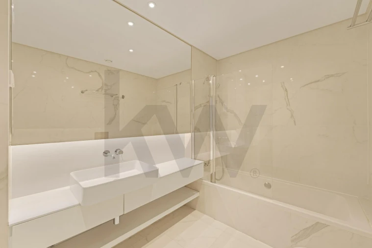 Apartamento T2 para Arrendamento em Santo António Foto 6