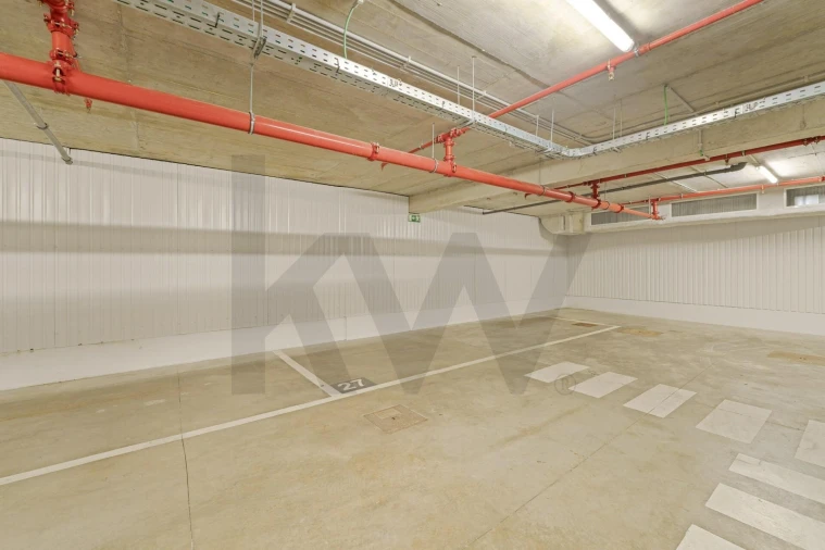 Apartamento T2 para Arrendamento em Santo António Foto 24