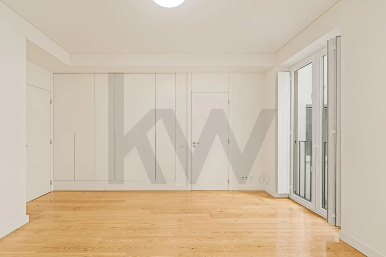 Apartamento T2 para Arrendamento em Santo António Foto 4