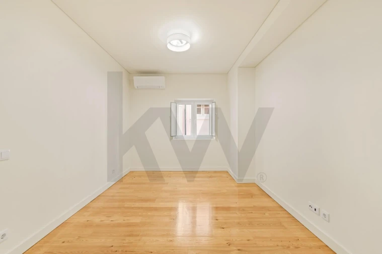 Apartamento T2 para Arrendamento em Santo António Foto 7