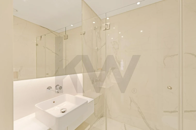 Apartamento T2 para Arrendamento em Santo António Foto 9