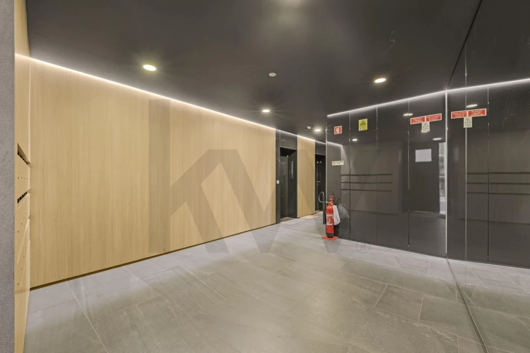 Apartamento T2 para Arrendamento em Santo António Foto 22