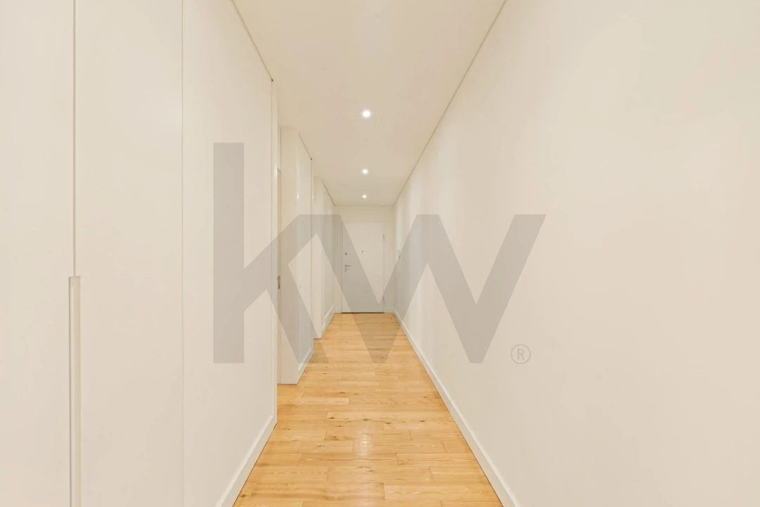 Apartamento T2 para Arrendamento em Santo António Foto 19
