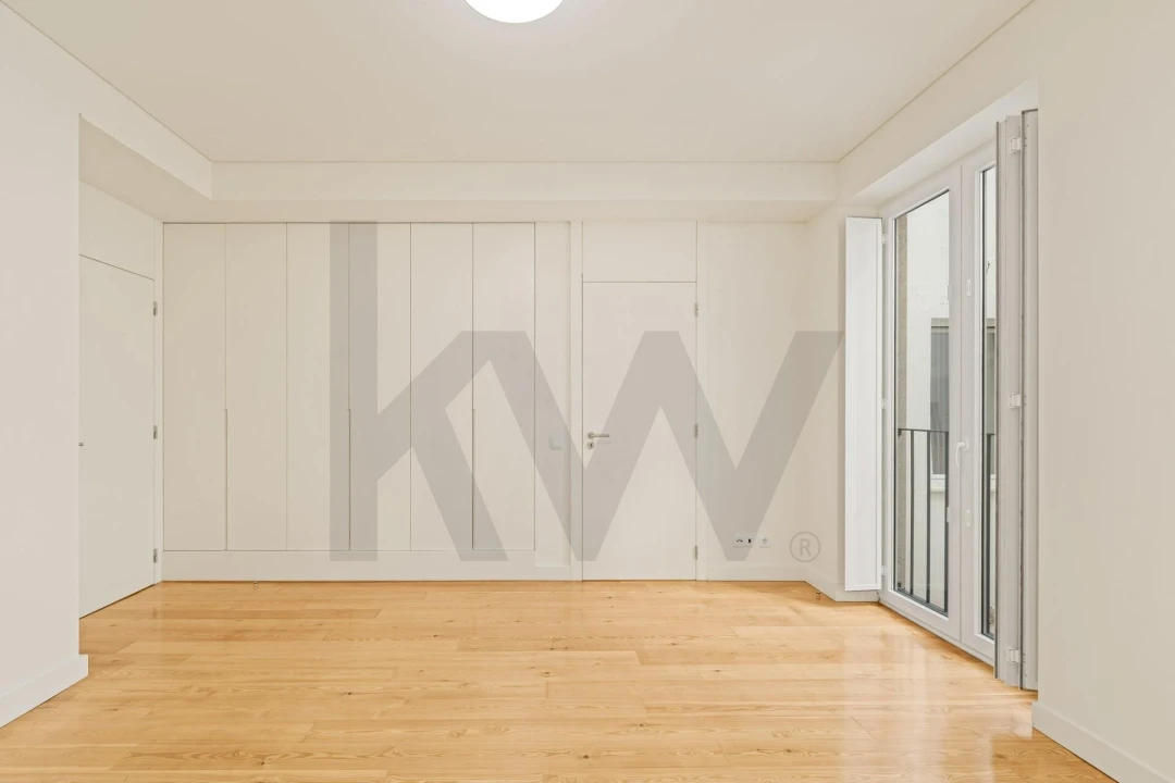 Apartamento T2 para Arrendamento em Santo António Foto 4