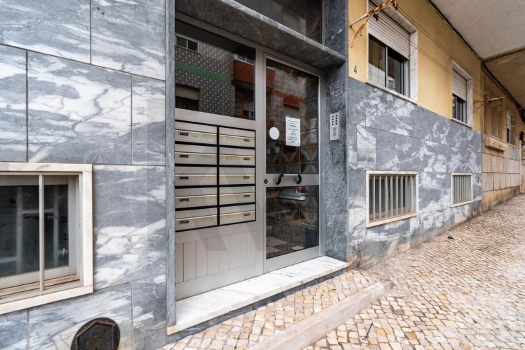 Apartamento T2 para Venda em Queluz e Belas Foto 16