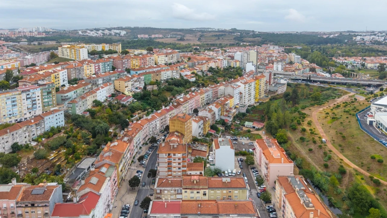 Apartamento T2 para Venda em Queluz e Belas Foto 27