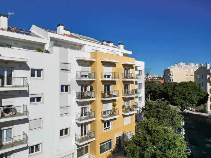 Apartamento T3 para Venda em Carcavelos e Parede Foto 8