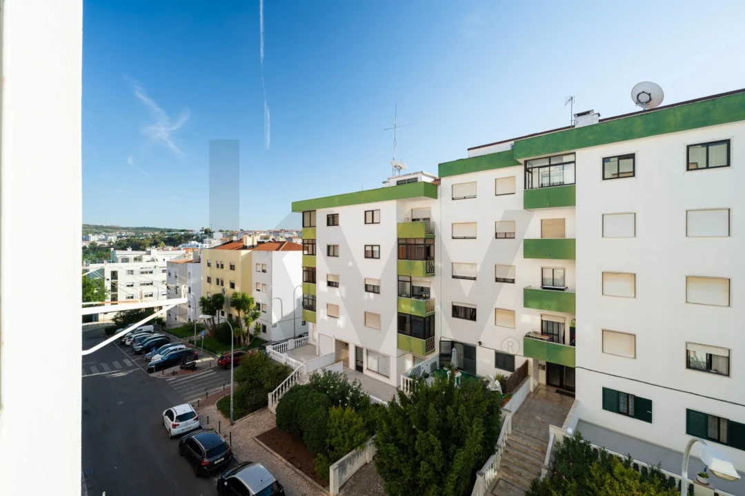 Apartamento T3 para Arrendamento em Algés, Linda-A-Velha e Cruz Quebrada-Dafundo Foto 22