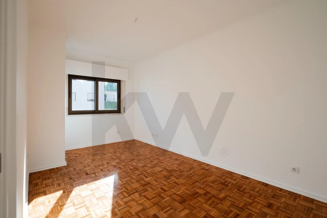 Apartamento T3 para Arrendamento em Algés, Linda-A-Velha e Cruz Quebrada-Dafundo Foto 3