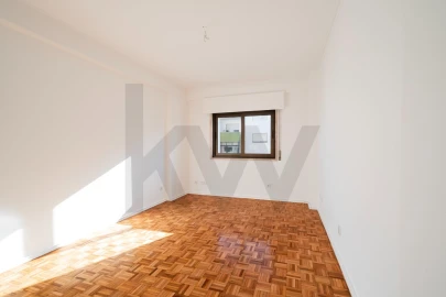 Apartamento T3 para Arrendamento em Algés, Linda-A-Velha e Cruz Quebrada-Dafundo