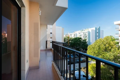 Apartamento T3 para Arrendamento em Algés, Linda-A-Velha e Cruz Quebrada-Dafundo