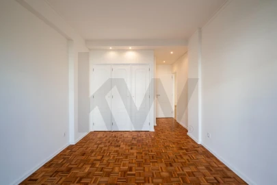 Apartamento T3 para Arrendamento em Algés, Linda-A-Velha e Cruz Quebrada-Dafundo