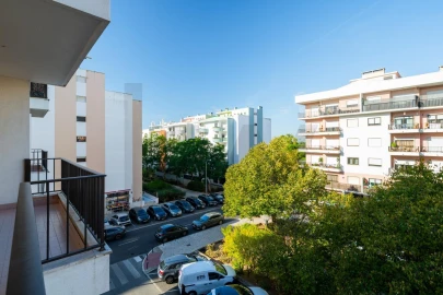 Apartamento T3 para Arrendamento em Algés, Linda-A-Velha e Cruz Quebrada-Dafundo