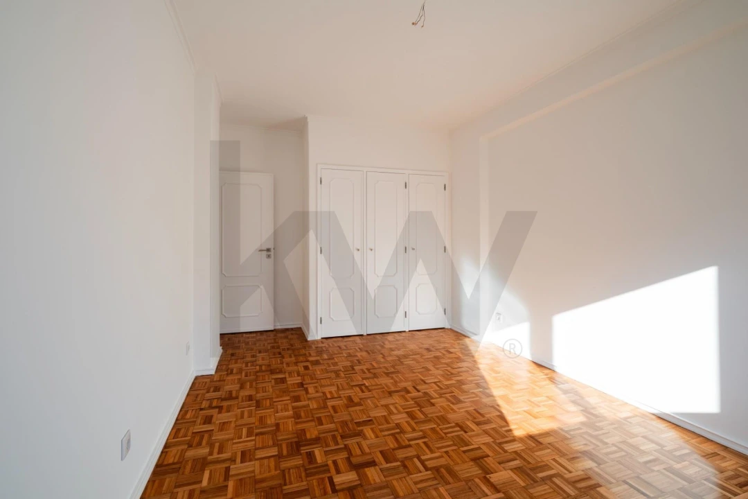 Apartamento T3 para Arrendamento em Algés, Linda-A-Velha e Cruz Quebrada-Dafundo Foto 2