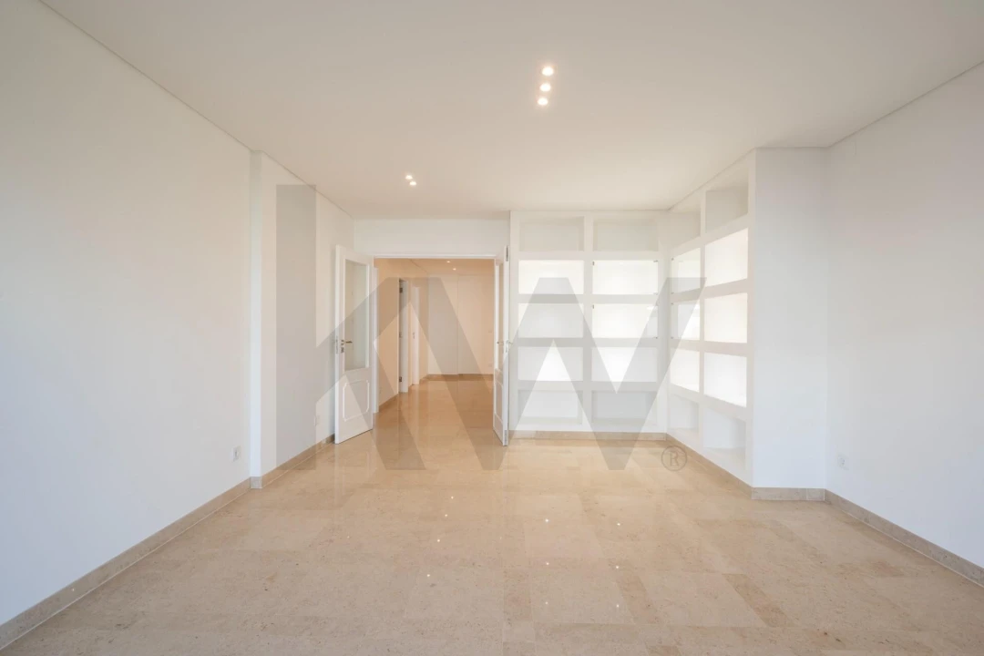 Apartamento T3 para Arrendamento em Algés, Linda-A-Velha e Cruz Quebrada-Dafundo Foto 11