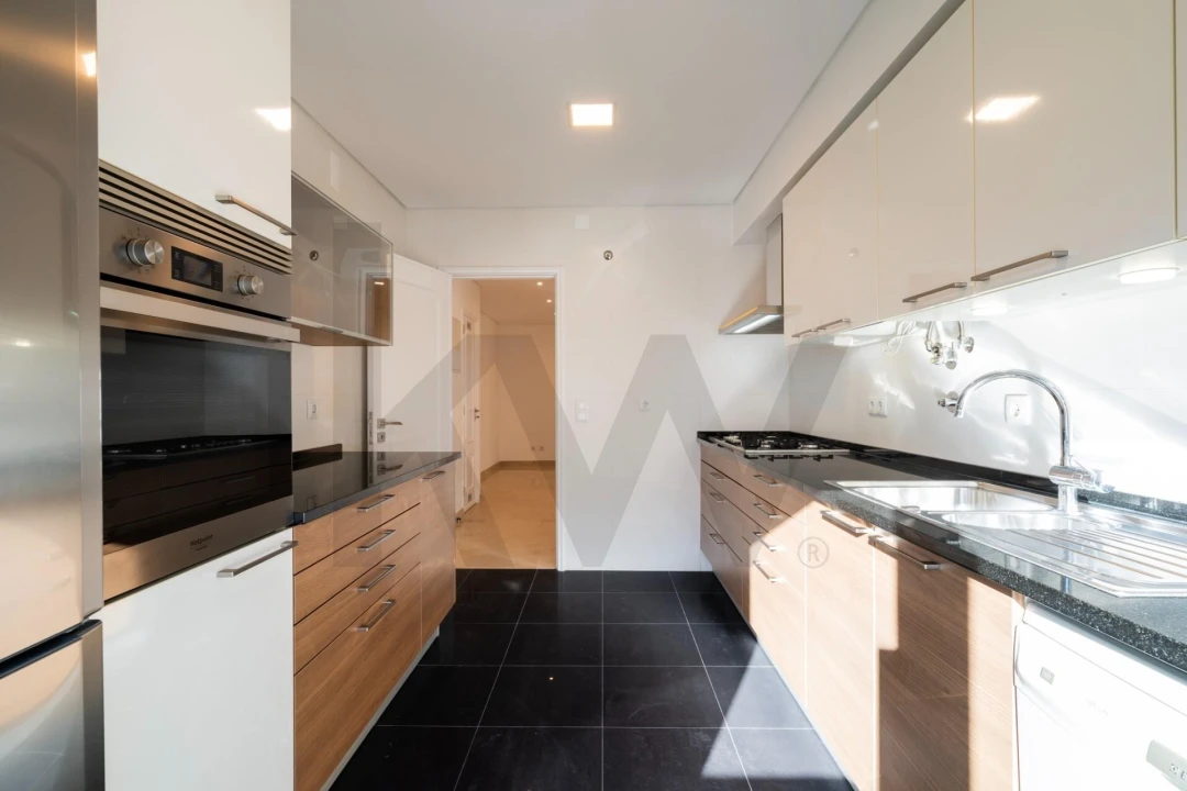 Apartamento T3 para Arrendamento em Algés, Linda-A-Velha e Cruz Quebrada-Dafundo Foto 6