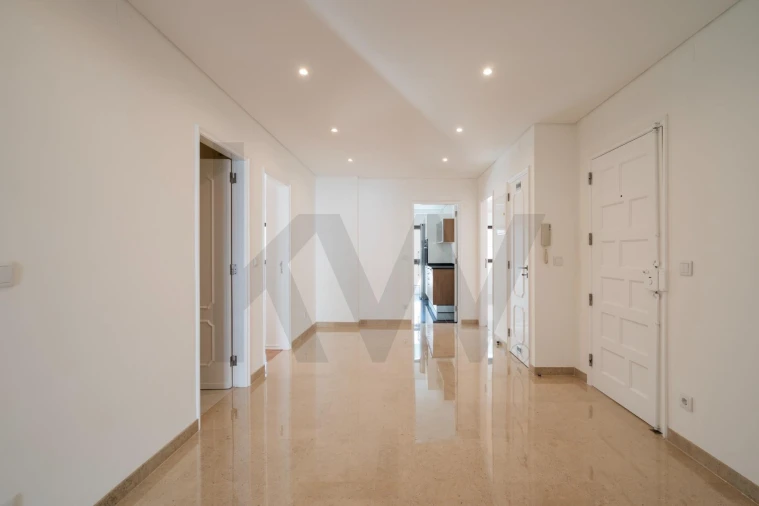 Apartamento T3 para Arrendamento em Algés, Linda-A-Velha e Cruz Quebrada-Dafundo Foto 16
