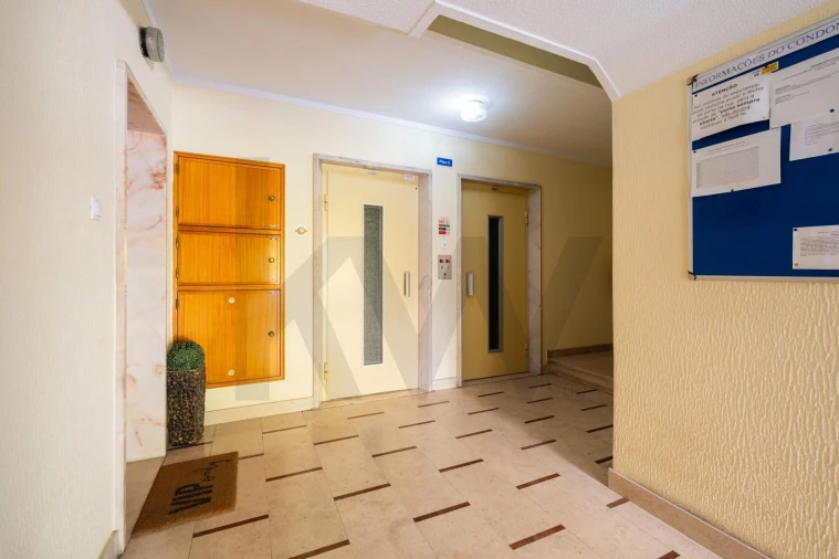 Apartamento T3 para Arrendamento em Algés, Linda-A-Velha e Cruz Quebrada-Dafundo Foto 25