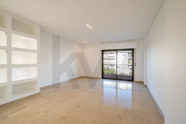 Apartamento T3 para Arrendamento em Algés, Linda-A-Velha e Cruz Quebrada-Dafundo Foto 10