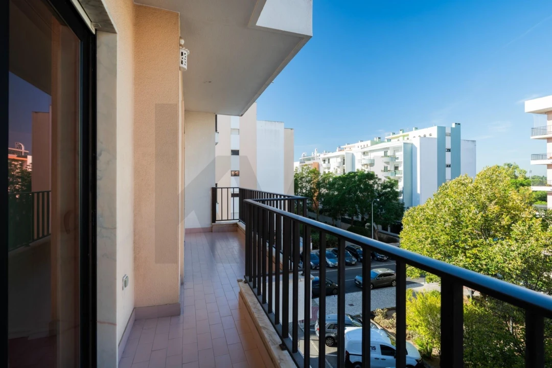 Apartamento T3 para Arrendamento em Algés, Linda-A-Velha e Cruz Quebrada-Dafundo Foto 14