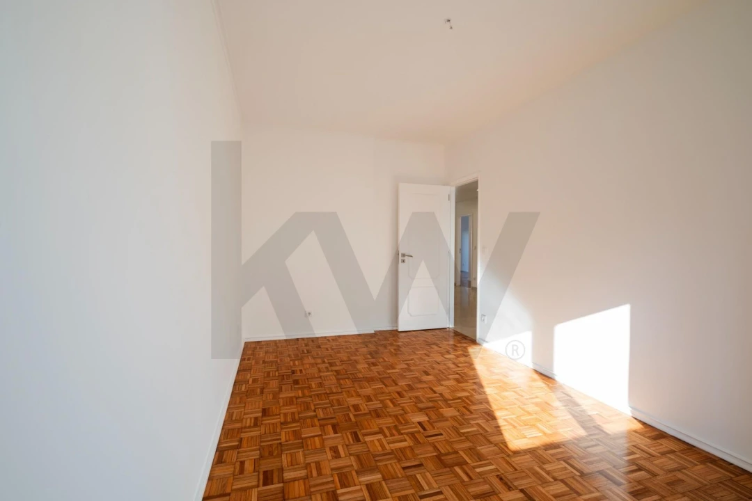 Apartamento T3 para Arrendamento em Algés, Linda-A-Velha e Cruz Quebrada-Dafundo Foto 4